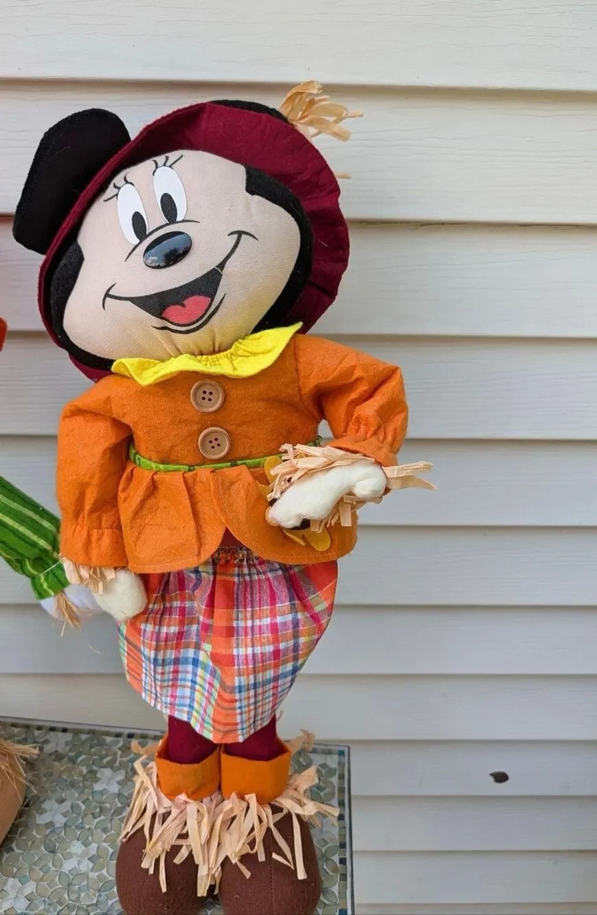 Disney Minni Mouse Fall Porch Decoration door greeter scarecrow
